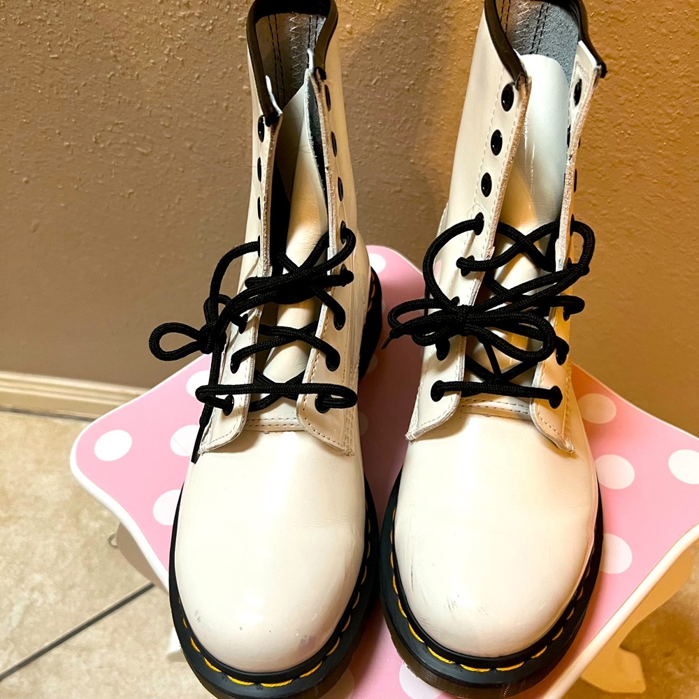Mildly worn white Dr. Martens womens size 9